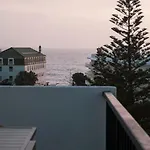 Contemporary Oceanside Rooftop Apartamento