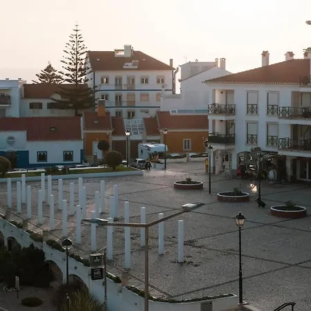 Contemporary Oceanside Rooftop Appartamento Ericeira