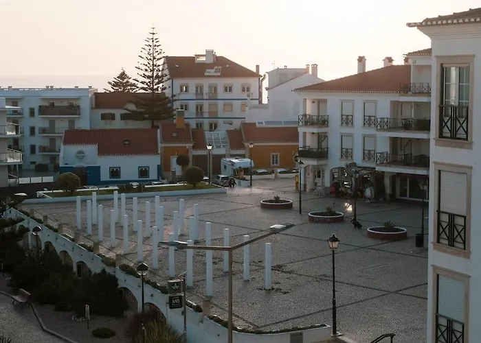 Contemporary Oceanside Rooftop Appartamento Ericeira