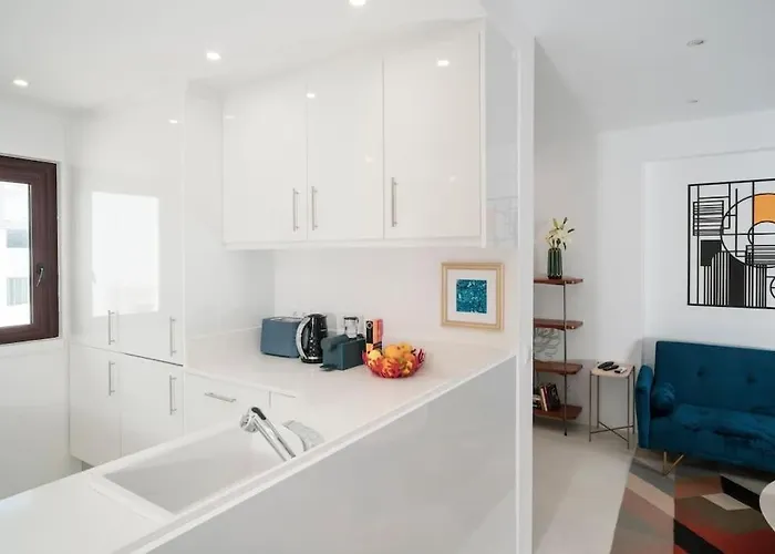 Contemporary Oceanside Rooftop Appartamento