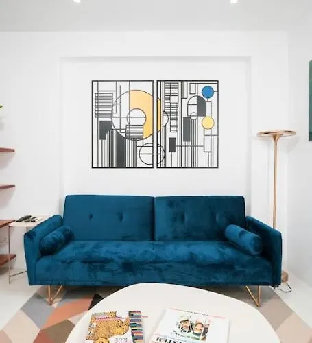 Contemporary Oceanside Rooftop *