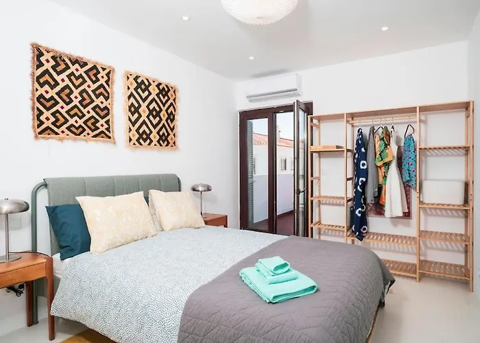 Contemporary Oceanside Rooftop Ericeira