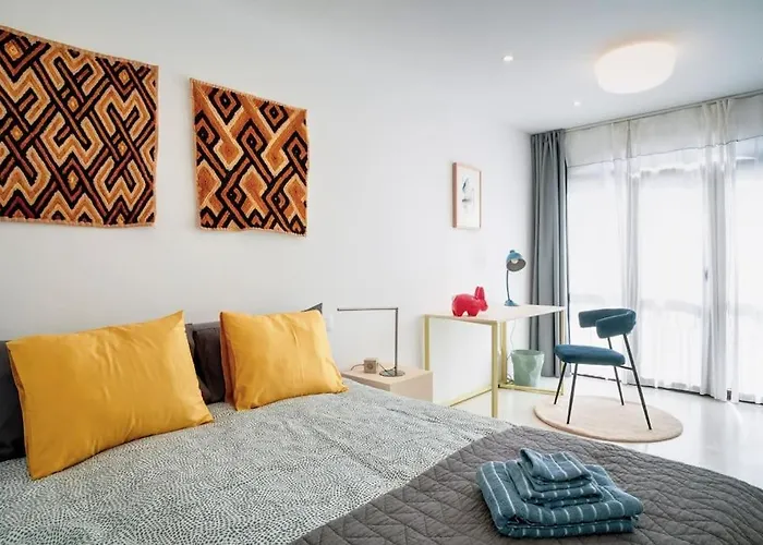 Contemporary Oceanside Rooftop *