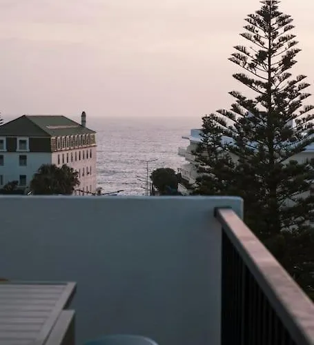 Contemporary Oceanside Rooftop Appartamento