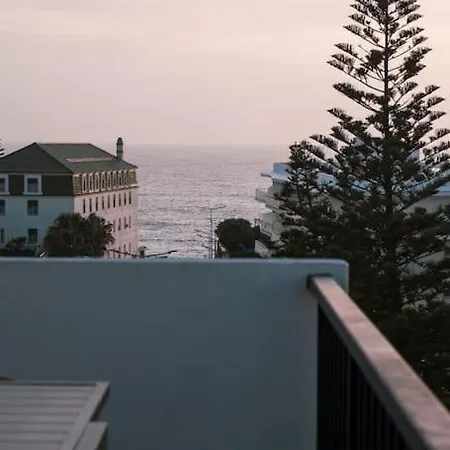 Contemporary Oceanside Rooftop Apartamento