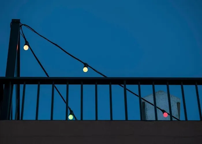 Contemporary Oceanside Rooftop Appartamento *