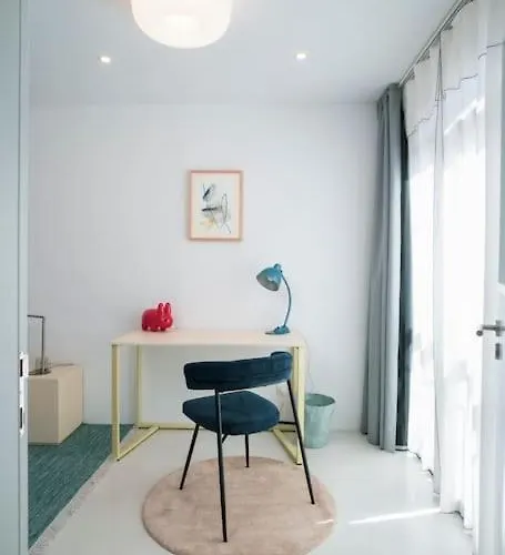 Contemporary Oceanside Rooftop Appartamento