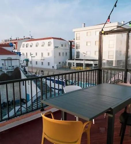 Contemporary Oceanside Rooftop Appartamento Ericeira