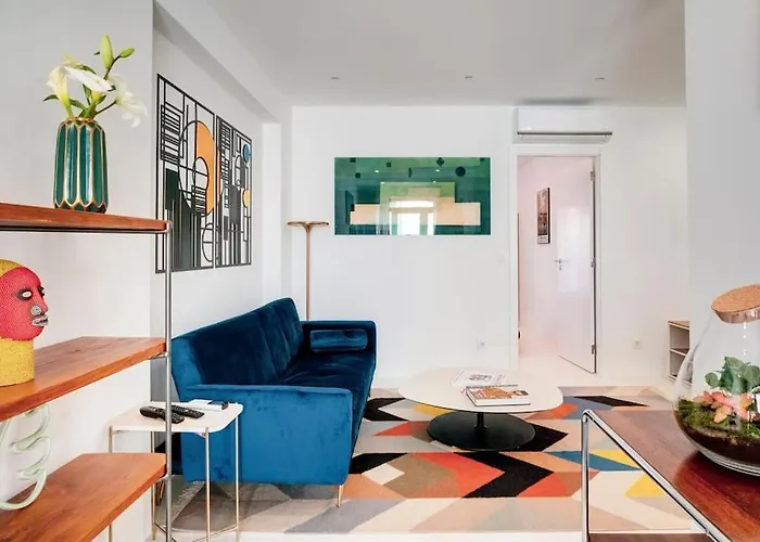 Contemporary Oceanside Rooftop